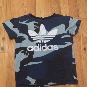 Kids blue camo adidas shirt